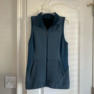 Lululemon Let's Get Visible Vest Reflective Teal Alberta Lake Size 6 flaw note